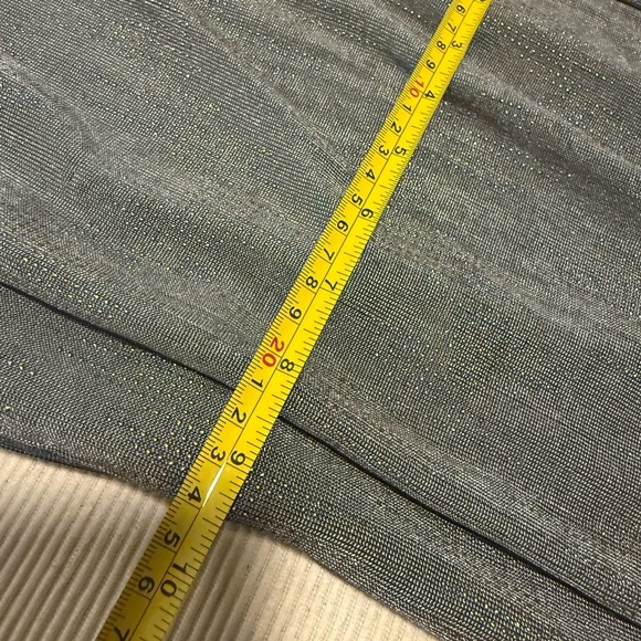 Sholdit Versatile Gray Infinity Scarf Soft Lightweight Accessory with Pocket - Picture 5 of 7